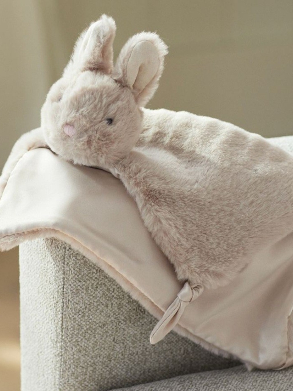 Pottery Barn Kids Bunny Thumbie. NWT